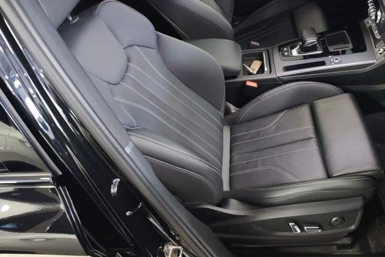 Used Audi Q5L 2023 40T Luxury Dynamic Model Right Front Seat
