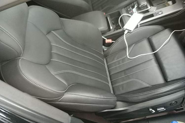 Used Audi Q5L 2023 45T Luxury Dynamic Model Right Front Seat