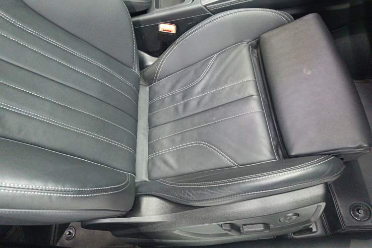 Used Audi Q5L 2023 40T Luxury Dynamic Model Right Front Seat