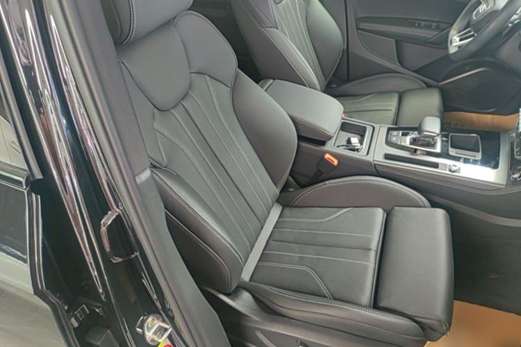 Used Audi Q5L 2023 40T Luxury Dynamic Model Right Front Seat