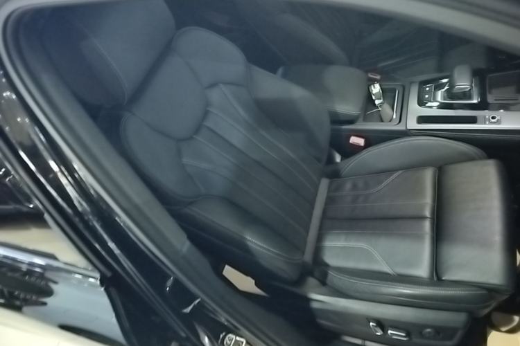 Used Audi Q5L 2023 40T Luxury Dynamic Model Right Front Seat