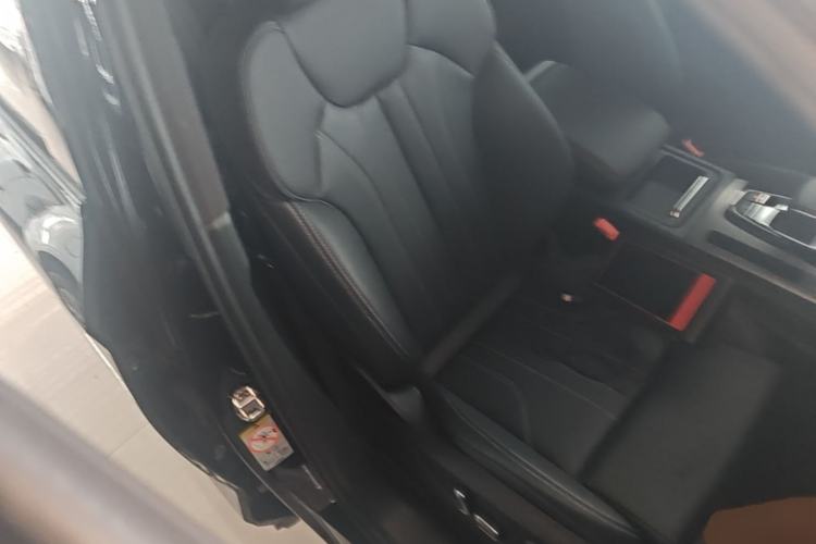 Used Audi Q5L 2023 40T Luxury Dynamic Model Right Front Seat