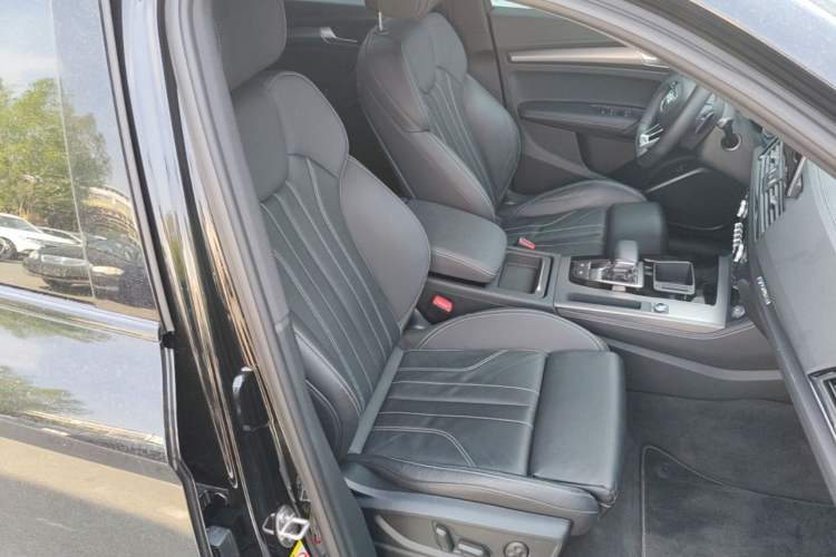 Used Audi Q5L 2023 40T Luxury Dynamic Model Right Front Seat