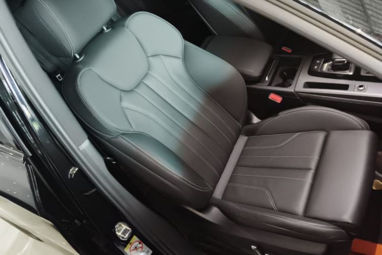 Used Audi Q5L 2023 40T Luxury Dynamic Model Right Front Seat