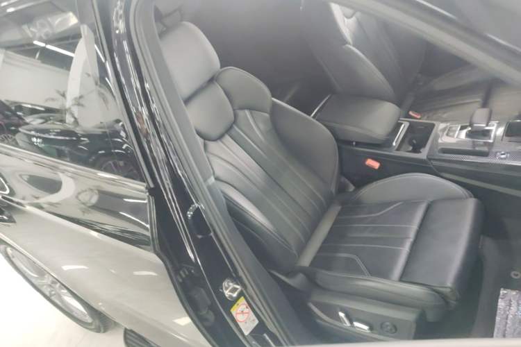 Used Audi Q5L 2023 40T Luxury Dynamic Model Right Front Seat