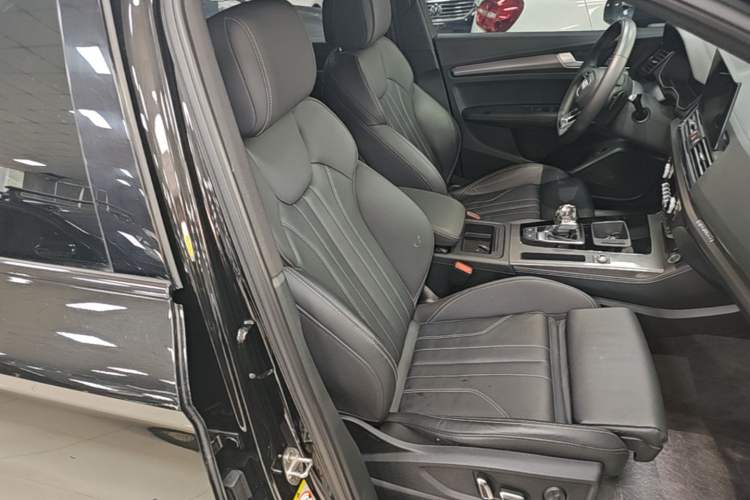 Used Audi Q5L 2023 40T Luxury Dynamic Model Right Front Seat