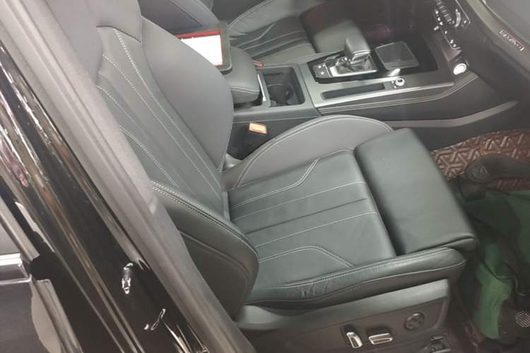 Used Audi Q5L 2023 40T Luxury Dynamic Model Right Front Seat