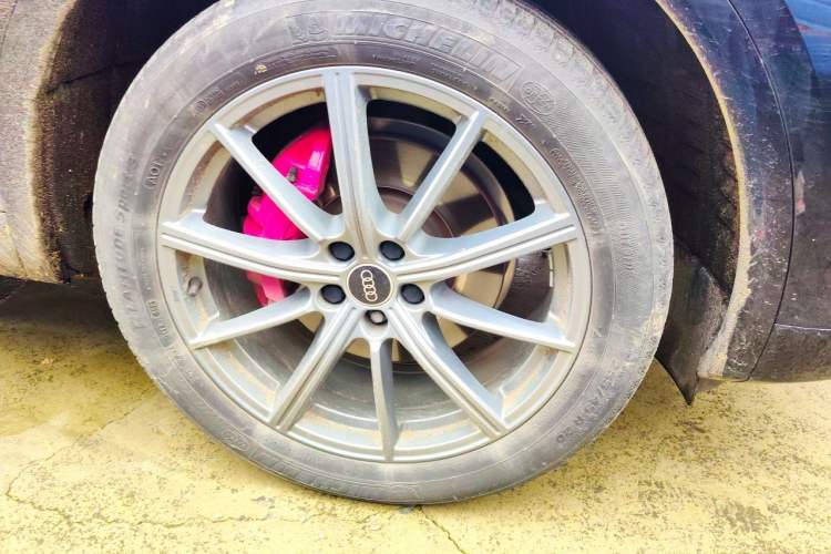 Used Audi Q5L 2023 40T Luxury Dynamic Model Right Front Wheel Hub