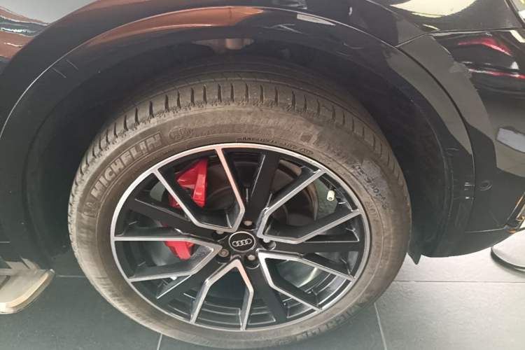 Used Audi Q5L 2023 45T Luxury Dynamic Model Right Front Wheel Hub