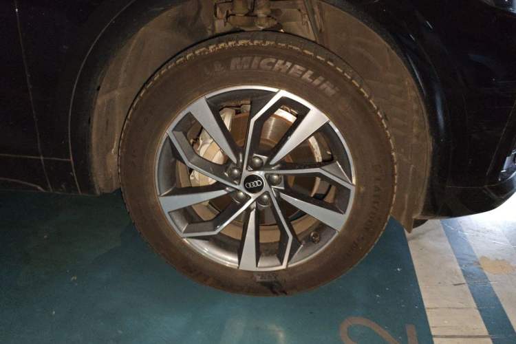 Used Audi Q5L 2023 40T Luxury Dynamic Model Right Front Wheel Hub