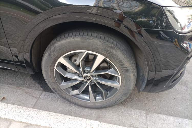 Used Audi Q5L 2023 40T Luxury Dynamic Model Right Front Wheel Hub