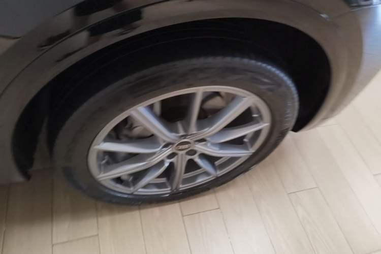 Used Audi Q5L 2023 40T Luxury Dynamic Model Right Front Wheel Hub