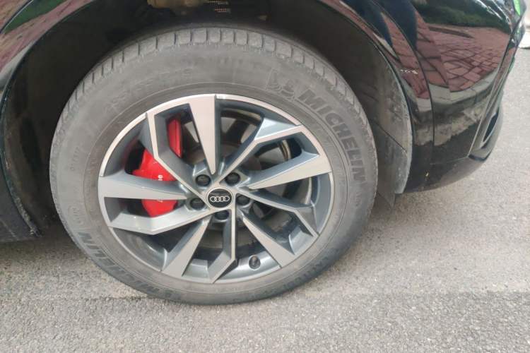 Used Audi Q5L 2023 40T Luxury Dynamic Model Right Front Wheel Hub