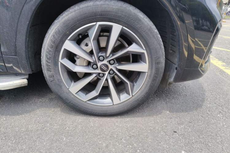 Used Audi Q5L 2023 40T Luxury Dynamic Model Right Front Wheel Hub