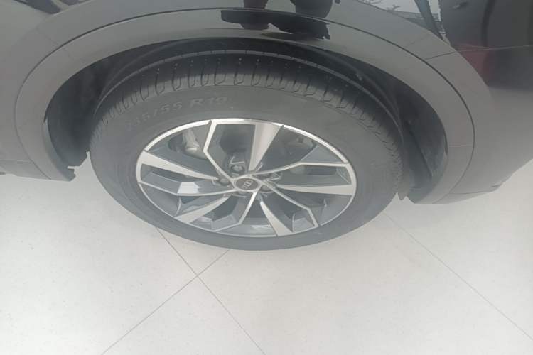 Used Audi Q5L 2023 40T Luxury Dynamic Model Right Front Wheel Hub