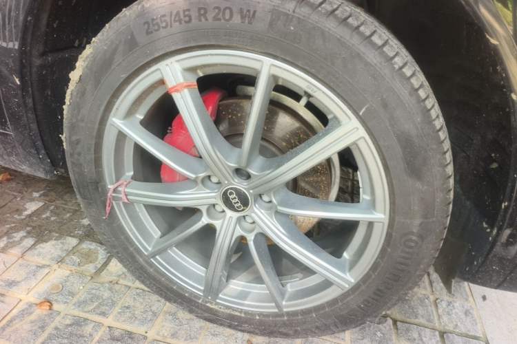 Used Audi Q5L 2023 40T Luxury Dynamic Model Right Front Wheel Hub