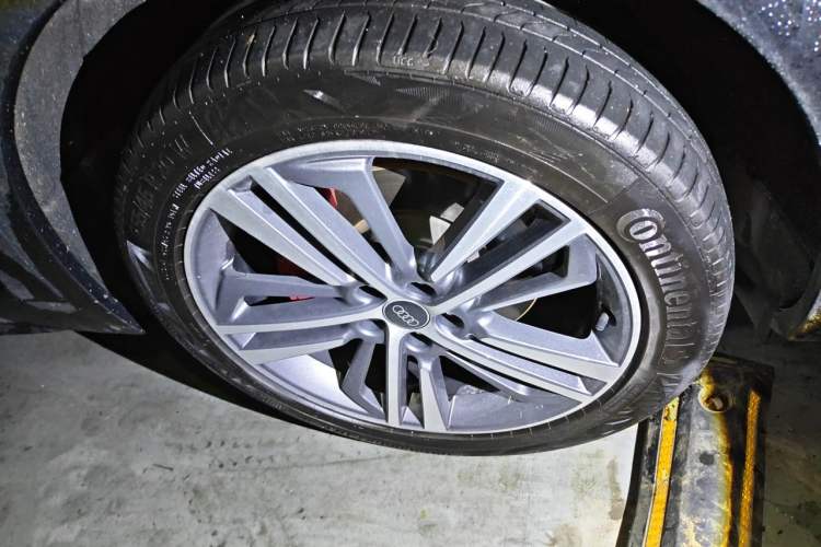 Used Audi Q5L 2023 40T Luxury Dynamic Model Right Front Wheel Hub