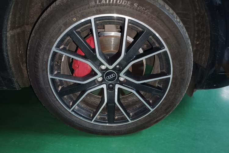 Used Audi Q5L 2023 45T Luxury Dynamic Model Right Front Wheel Hub