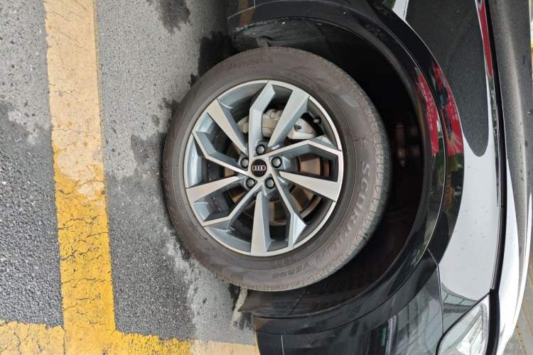 Used Audi Q5L 2023 40T Luxury Dynamic Model Right Front Wheel Hub