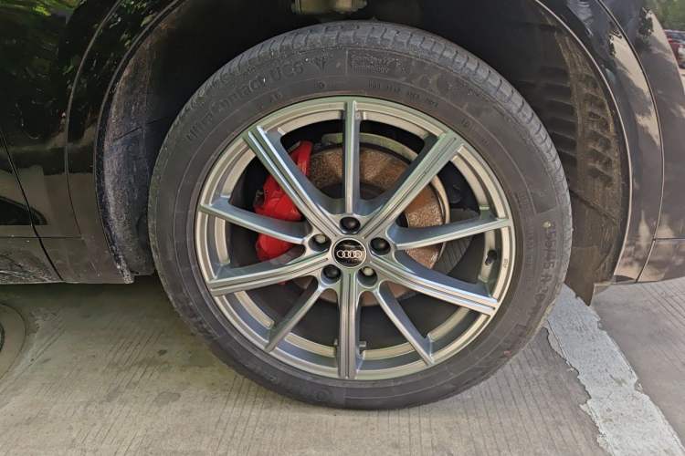 Used Audi Q5L 2023 40T Luxury Dynamic Model Right Front Wheel Hub