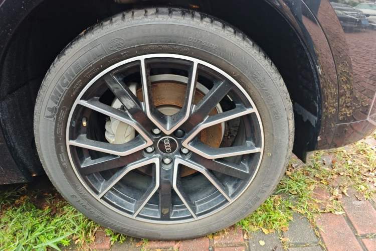 Used Audi Q5L 2023 40T Luxury Dynamic Model Right Front Wheel Hub