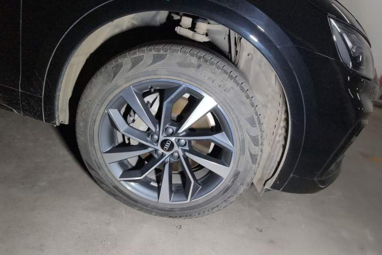 Used Audi Q5L 2023 40T Luxury Dynamic Model Right Front Wheel Hub