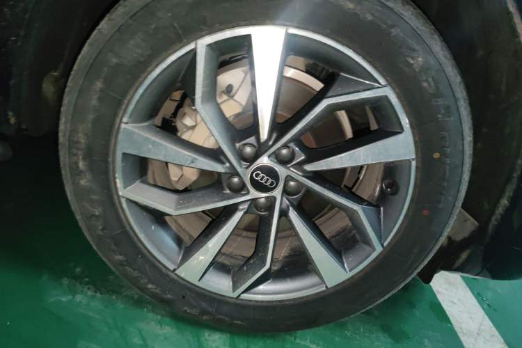 Used Audi Q5L 2023 40T Luxury Dynamic Model Right Front Wheel Hub