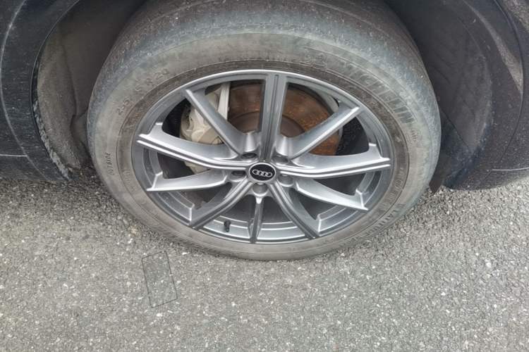 Used Audi Q5L 2023 40T Luxury Dynamic Model Right Front Wheel Hub
