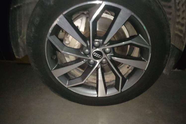 Used Audi Q5L 2023 40T Luxury Dynamic Model Right Front Wheel Hub