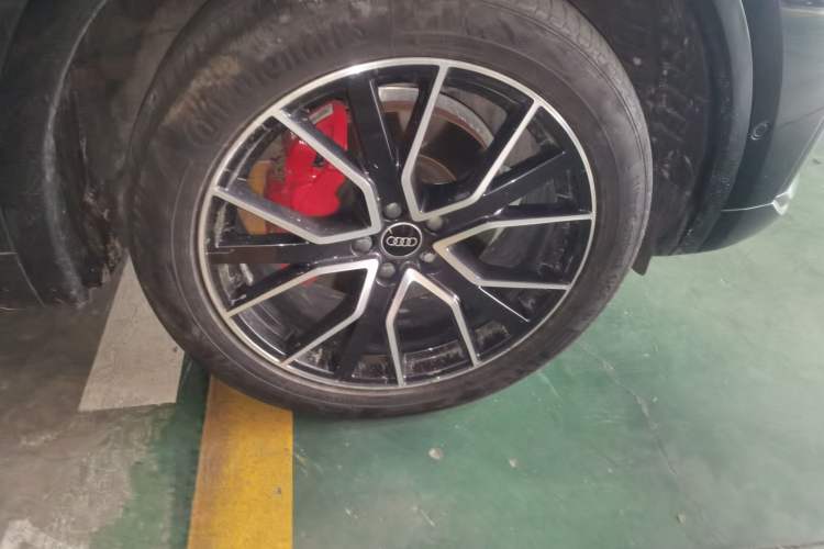 Used Audi Q5L 2023 45T Luxury Dynamic Model Right Front Wheel Hub