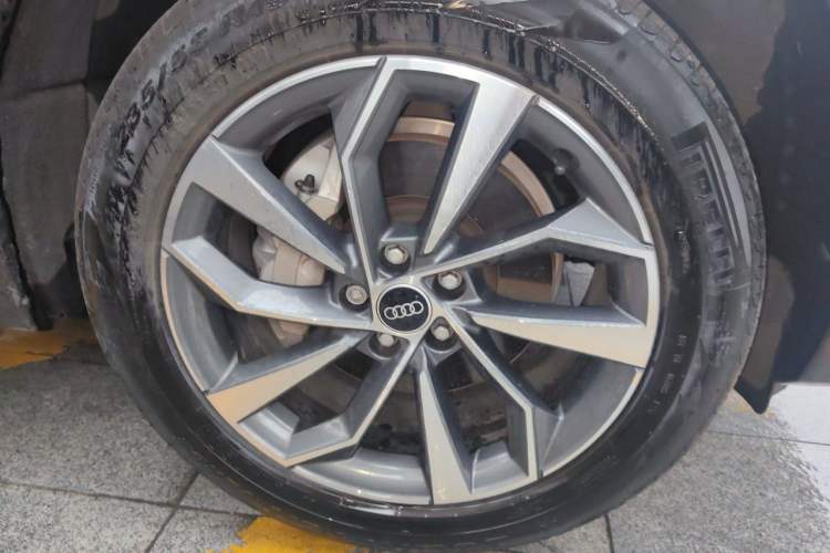 Used Audi Q5L 2023 40T Luxury Dynamic Model Right Front Wheel Hub