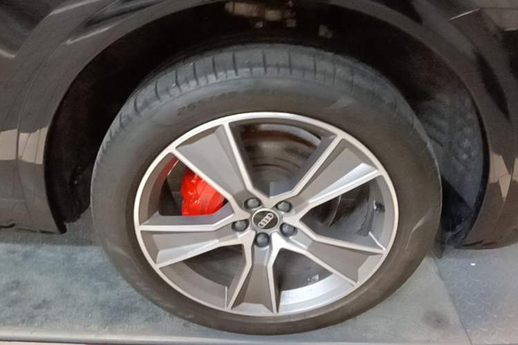 Used Audi Q5L 2023 40T Luxury Dynamic Model Right Front Wheel Hub