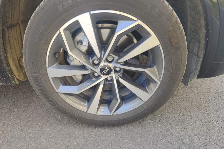 Used Audi Q5L 2023 40T Luxury Dynamic Model Right Front Wheel Hub