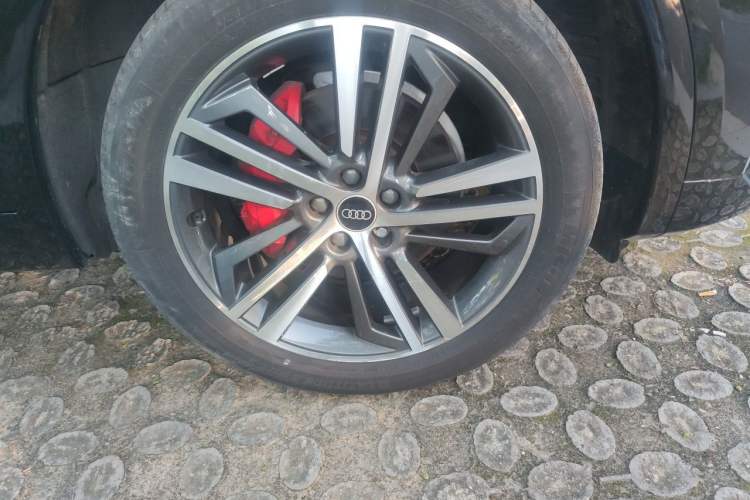 Used Audi Q5L 2023 40T Luxury Dynamic Model Right Front Wheel Hub