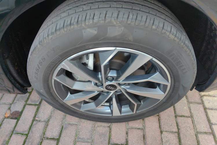 Used Audi Q5L 2023 40T Luxury Dynamic Model Right Front Wheel Hub