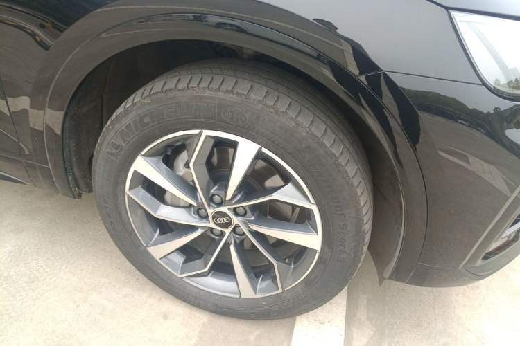 Used Audi Q5L 2023 40T Luxury Dynamic Model Right Front Wheel Hub