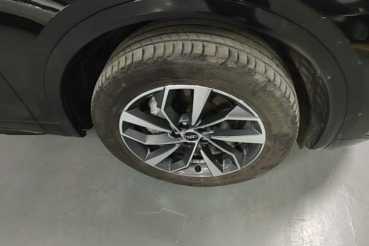 Used Audi Q5L 2023 40T Luxury Dynamic Model Right Front Wheel Hub