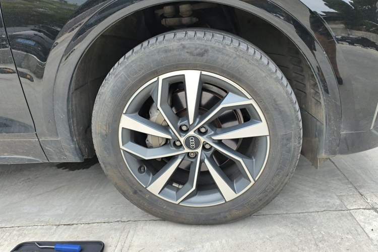 Used Audi Q5L 2023 40T Luxury Dynamic Model Right Front Wheel Hub