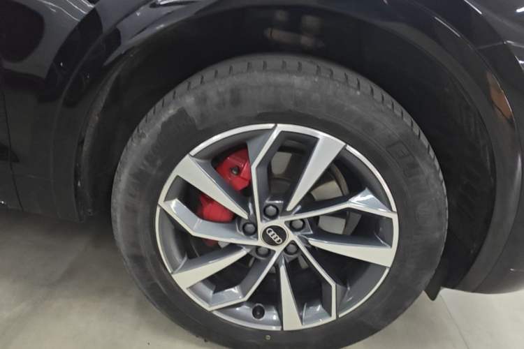 Used Audi Q5L 2023 40T Luxury Dynamic Model Right Front Wheel Hub