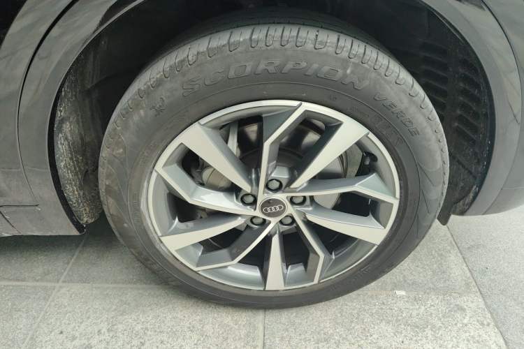 Used Audi Q5L 2023 40T Luxury Dynamic Model Right Front Wheel Hub