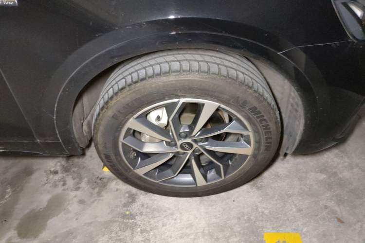 Used Audi Q5L 2023 40T Luxury Dynamic Model Right Front Wheel Hub