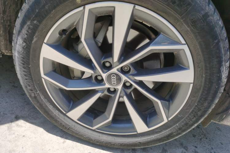 Used Audi Q5L 2023 40T Luxury Dynamic Model Right Front Wheel Hub