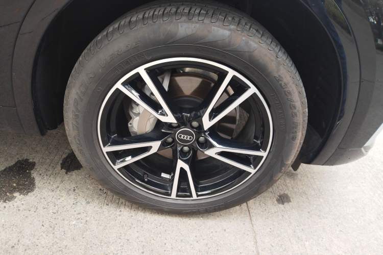 Used Audi Q5L 2023 40T Fashionable and Dynamic Edition Right Front Wheel Hub