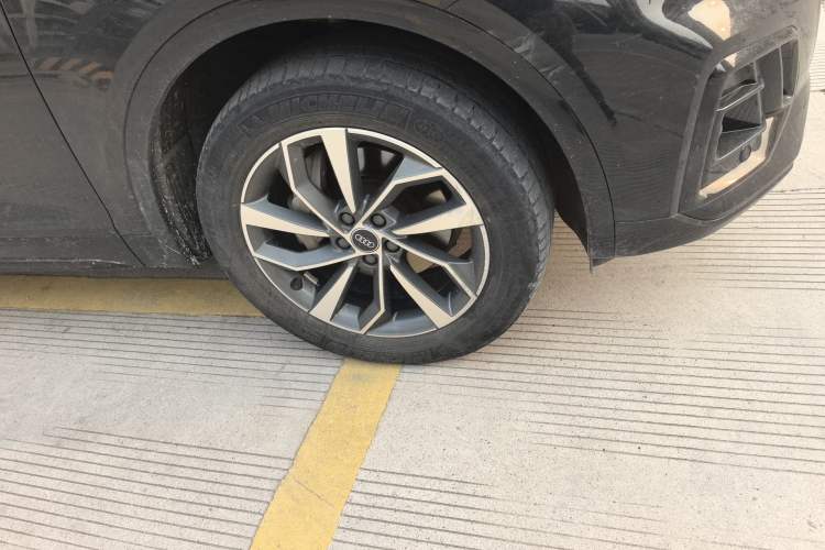 Used Audi Q5L 2023 40T Luxury Dynamic Model Right Front Wheel Hub