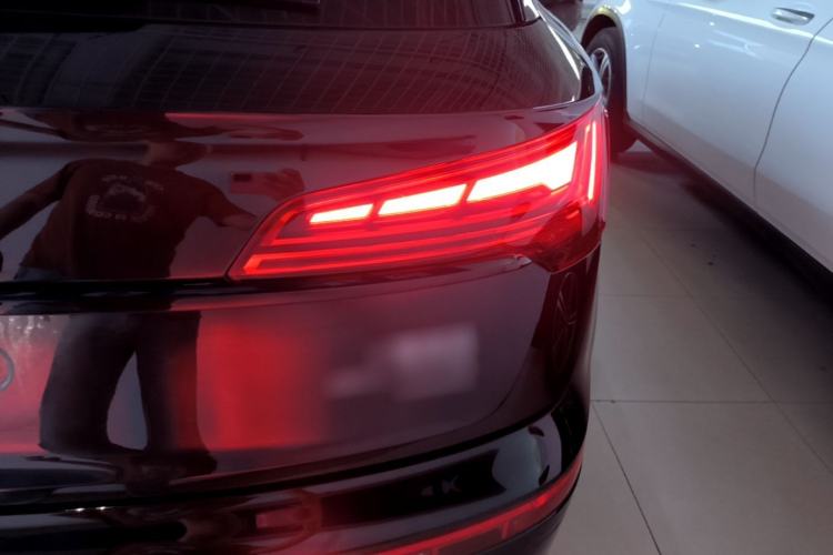Used Audi Q5L 2023 40T Luxury Dynamic Model Right Rear Taillight