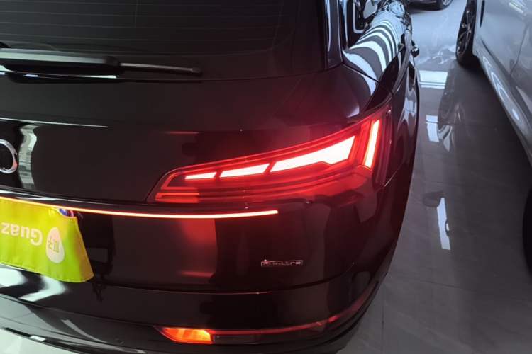 Used Audi Q5L 2023 45T Luxury Dynamic Model Right Rear Taillight
