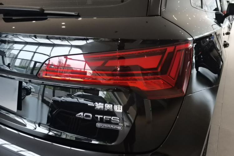 Used Audi Q5L 2023 40T Luxury Dynamic Model Right Rear Taillight