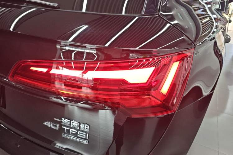 Used Audi Q5L 2023 40T Luxury Dynamic Model Right Rear Taillight