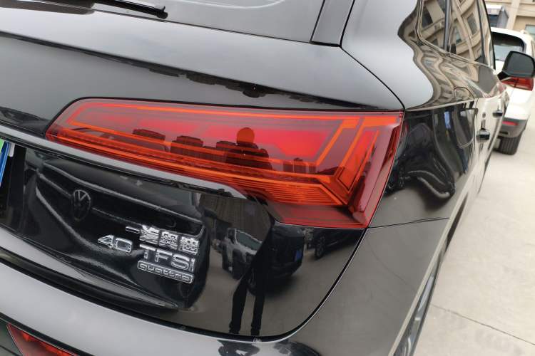 Used Audi Q5L 2023 40T Luxury Dynamic Model Right Rear Taillight