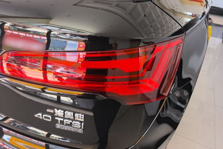 Used Audi Q5L 2023 40T Luxury Dynamic Model Right Rear Taillight